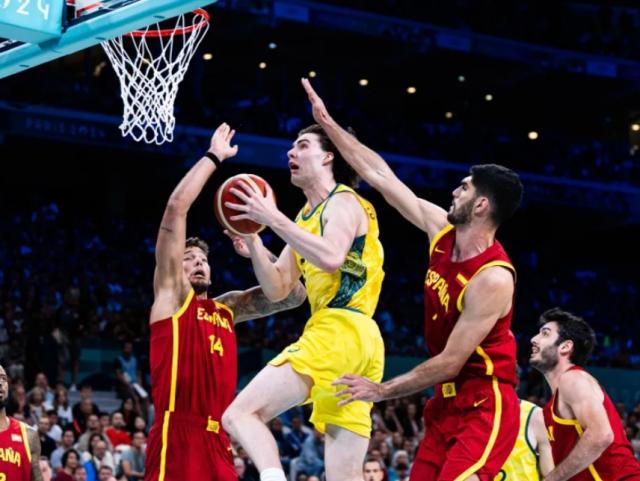 华体会-46个篮板统治内线 澳大利亚将西班牙逼上悬崖