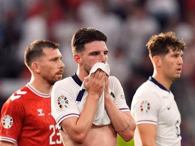 华体会下载-三狮大将“一战成水货” 中场赖斯做错了什么？