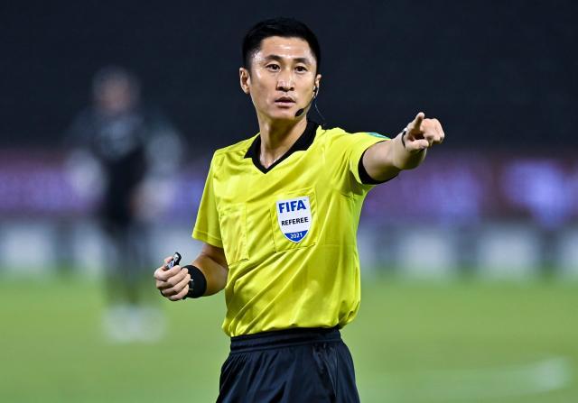 华体会官网-马宁参加FIFA裁判研讨会 执法世界杯面临激烈竞争